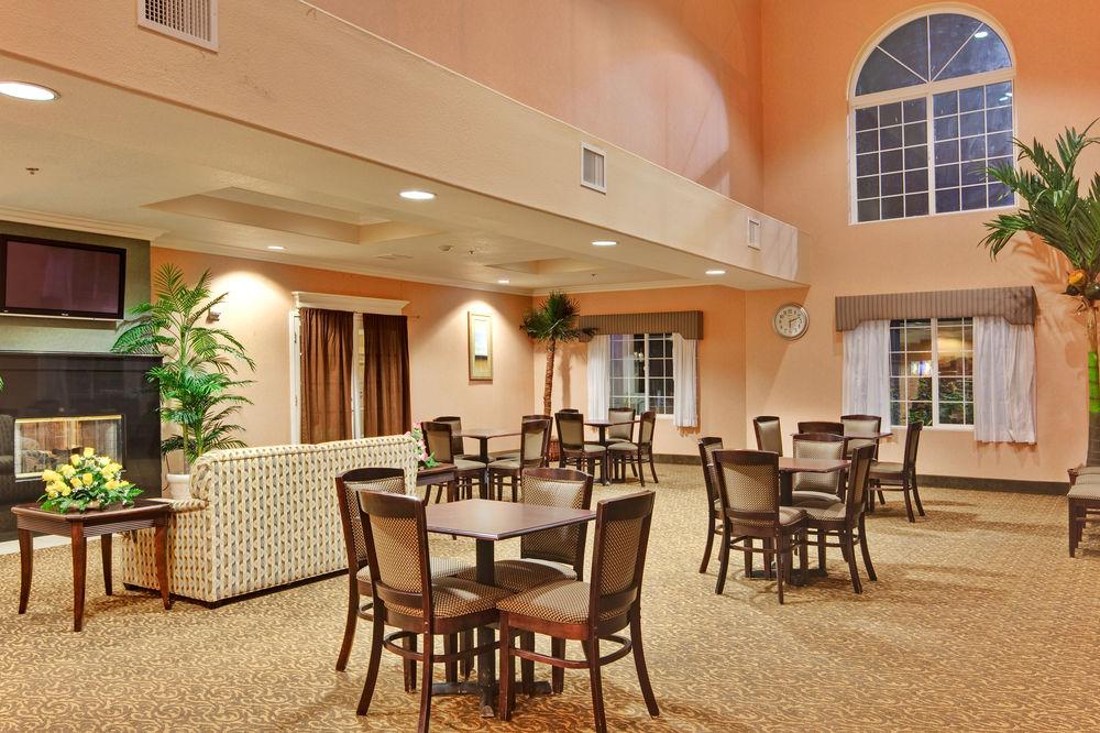 Holiday Inn Express Delano Highway 99 By Ihg