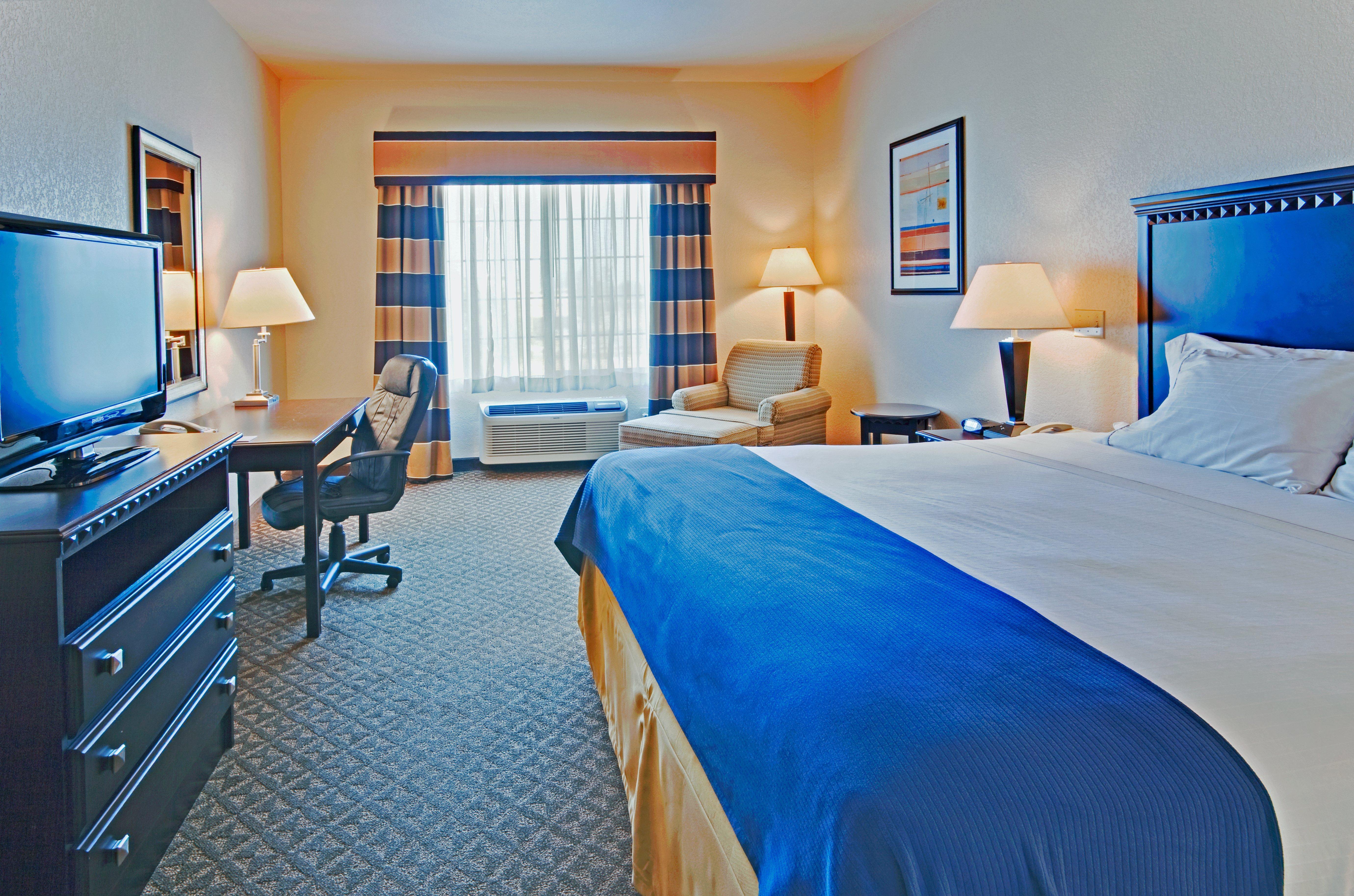 Holiday Inn Express Delano Highway 99 By Ihg Delano