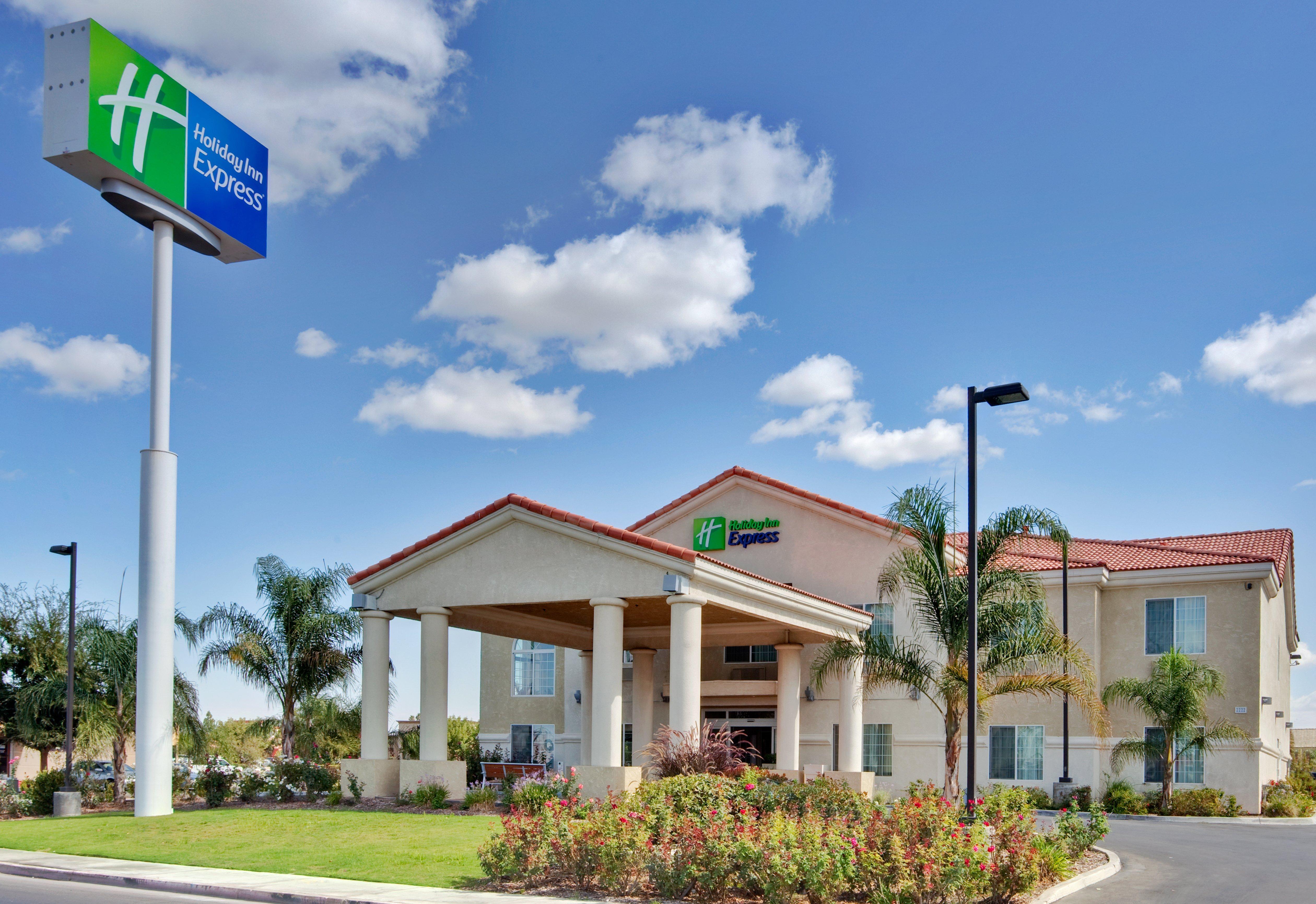 Holiday Inn Express Delano Highway 99 By Ihg Hotel 2*