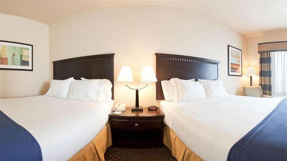 Hotel Holiday Inn Express Delano Highway 99 By Ihg Delano